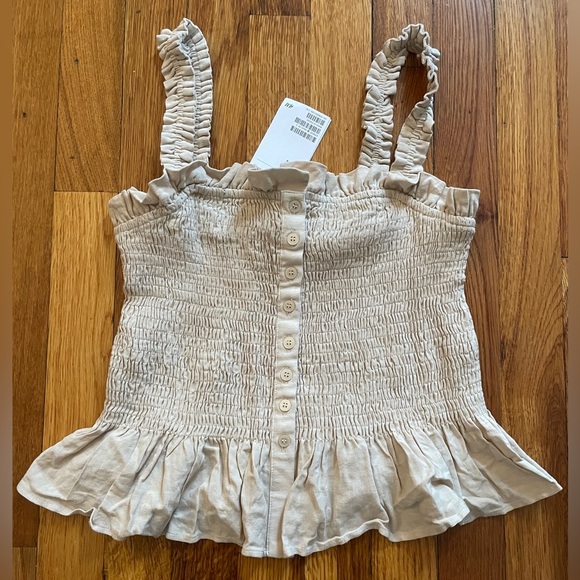 H&M Tops - NWT H&M Smocked Linen-Blend Top